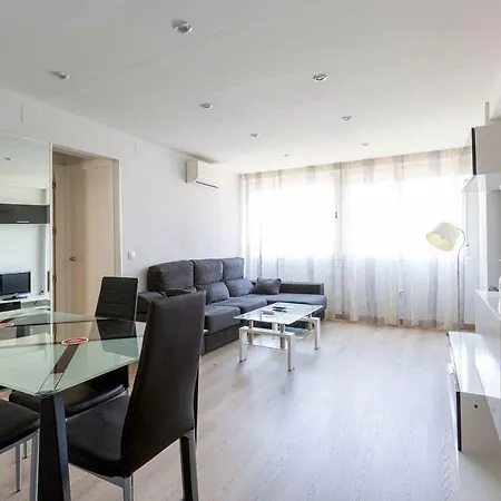 Apartamentos La Vaguada Suites Madrid Esterno foto